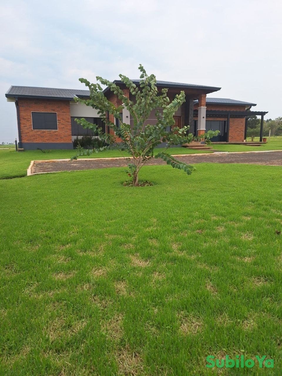 PARCELA de 2.100 m2 con CASA
